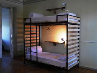 Хостелы Hostel Vagabonde Кутаиси Кровать в общем номере для мужчин и женщин с 10 кроватями-2