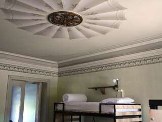Хостелы Hostel Vagabonde Кутаиси Кровать в общем номере для мужчин и женщин с 10 кроватями-14